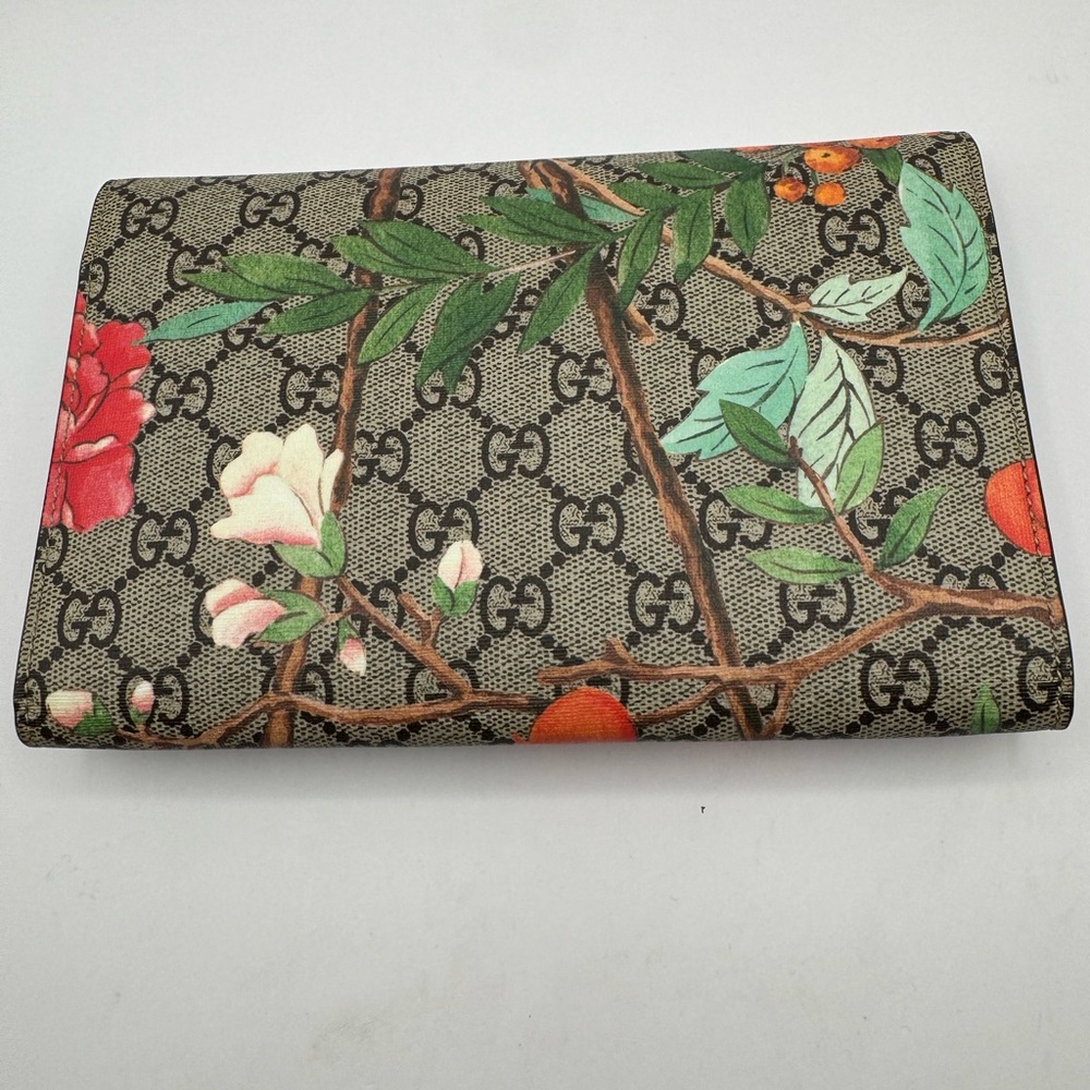 Gucci GG Supreme Tian Cluth - Picture 3 of 10
